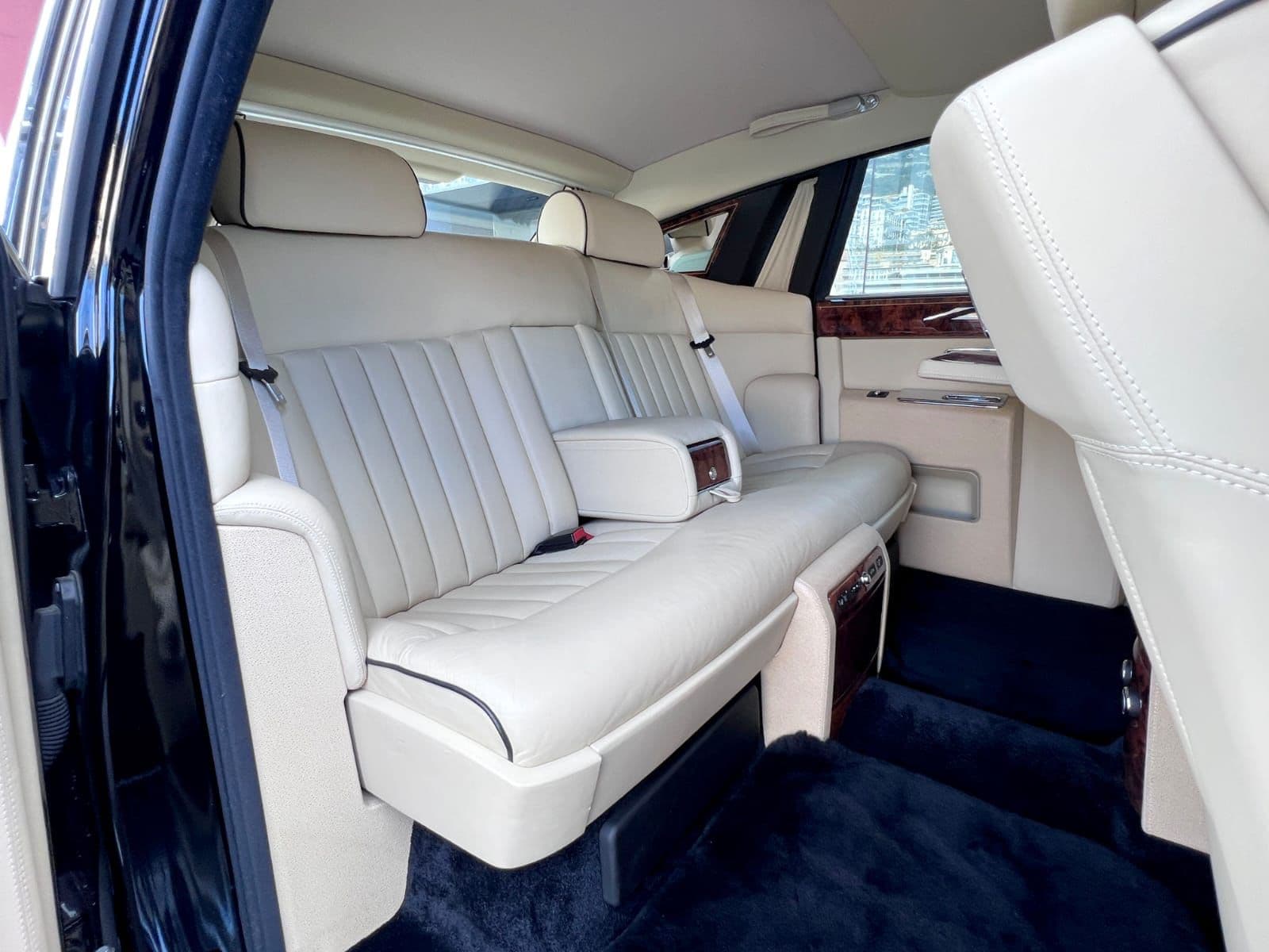 Rolls-Royce Ghost Extended — vue 1